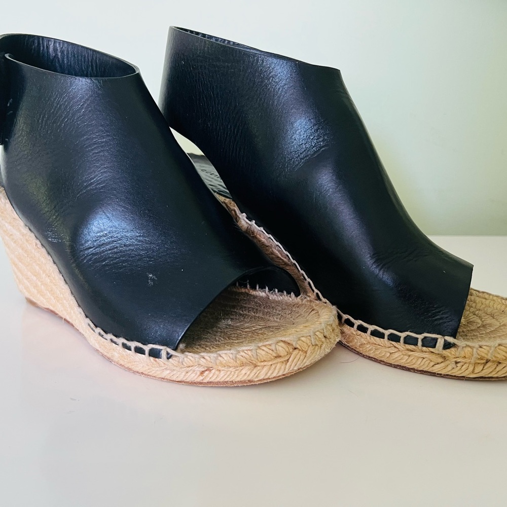 Genuine Céline Paris Sandal 🌸